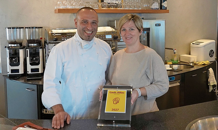 Cristian und Doris Penna freuen sich über die Aufnahme in den Restaurantguide Gault-Millau.Bild: sven martens