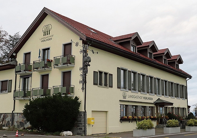 Der Landgasthof Vierlinden auf der Anhöhe des Bözbergs ist aus seinem Dornröschenschlaf erwacht.