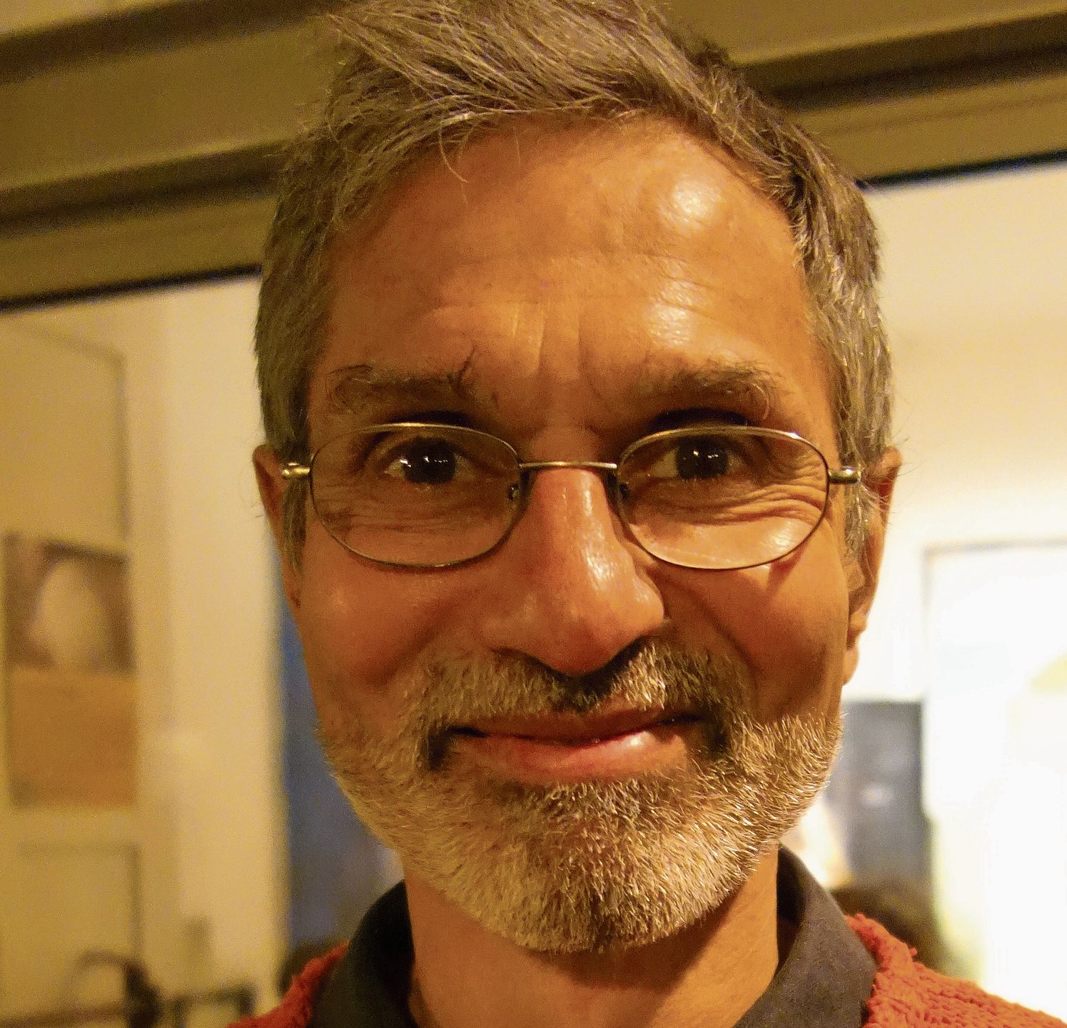 Krishna Menon, Brugg: «Ich bin sozusagen bei jedem Konzert hier. Das Flusshaus ist ein Geschenk für mich, ein Glücksfall, wo ich meine Gspänli treffe und schon viele Menschen kennengelernt habe. Ich schätze die hochstehende Musik hier sehr.» Krishna Menon, Brugg: «Ich bin sozusagen bei jedem Konzert hier. Das Flusshaus ist ein Geschenk für mich, ein Glücksfall, wo ich meine Gspänli treffe und schon viele Menschen kennengelernt habe. Ich schätze die hochstehende Musik hier sehr.»