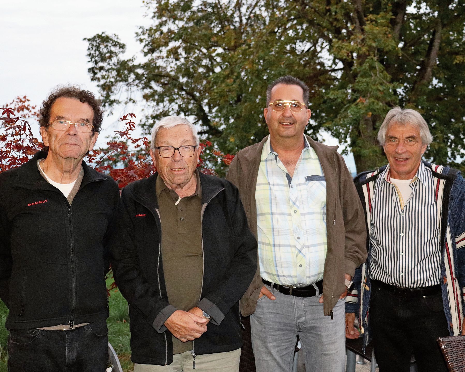 Von links: Werner Huber, Peter Bircher, beide Gründungsmitglieder der IG Vierlinden, Jürg Rensch, Eigentümer des Landgasthofs Vierlinden, und Nik Rüttimann, Präsident der IG Vierlinden.Bilder: Isabel Steiner Peterhans Von links: Werner Huber, Peter Bircher, beide Gründungsmitglieder der IG Vierlinden, Jürg Rensch, Eigentümer des Landgasthofs Vierlinden, und Nik Rüttimann, Präsident der IG Vierlinden.Bilder: Isabel Steiner Peterhans